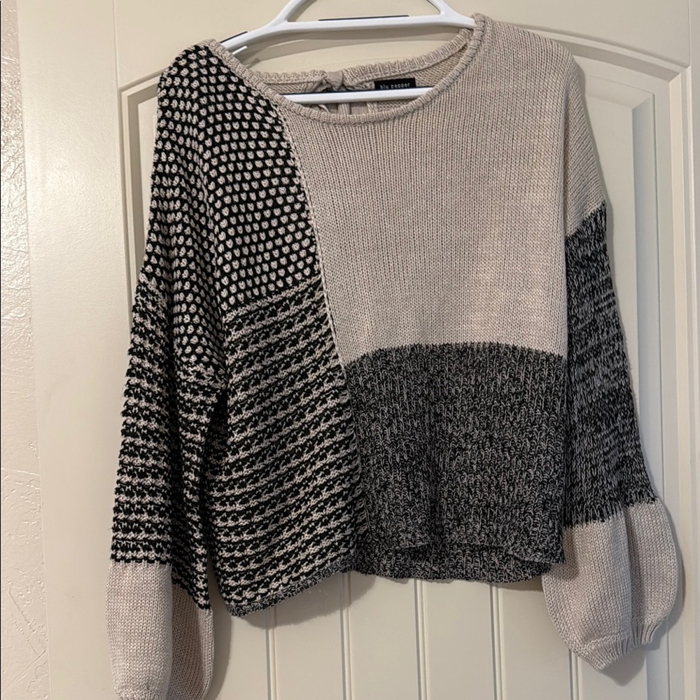 Women's Black and Gray Sweater